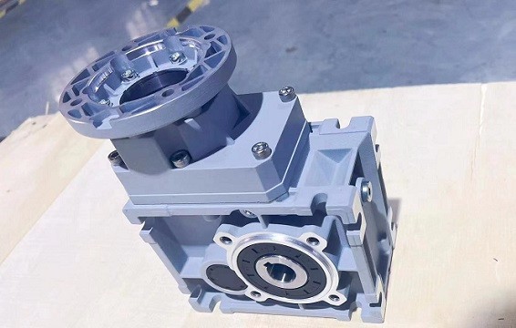 農業(yè)機械精準點播機專用減速機 SJKM050準雙曲面齒輪減速機.jpg