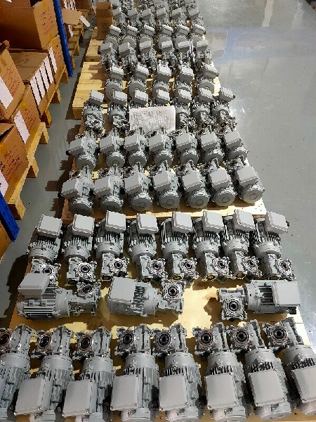 金九銀十 艾思捷蝸輪減速機(jī)SJMRV050-80比廠家批發(fā).jpg