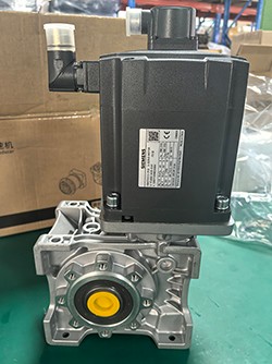 伺服蝸輪蝸桿減速機(jī)，蝸輪減速機(jī)，蝸桿減速機(jī)，減速機(jī)廠家，艾思捷減速機(jī)廠家3.jpg
